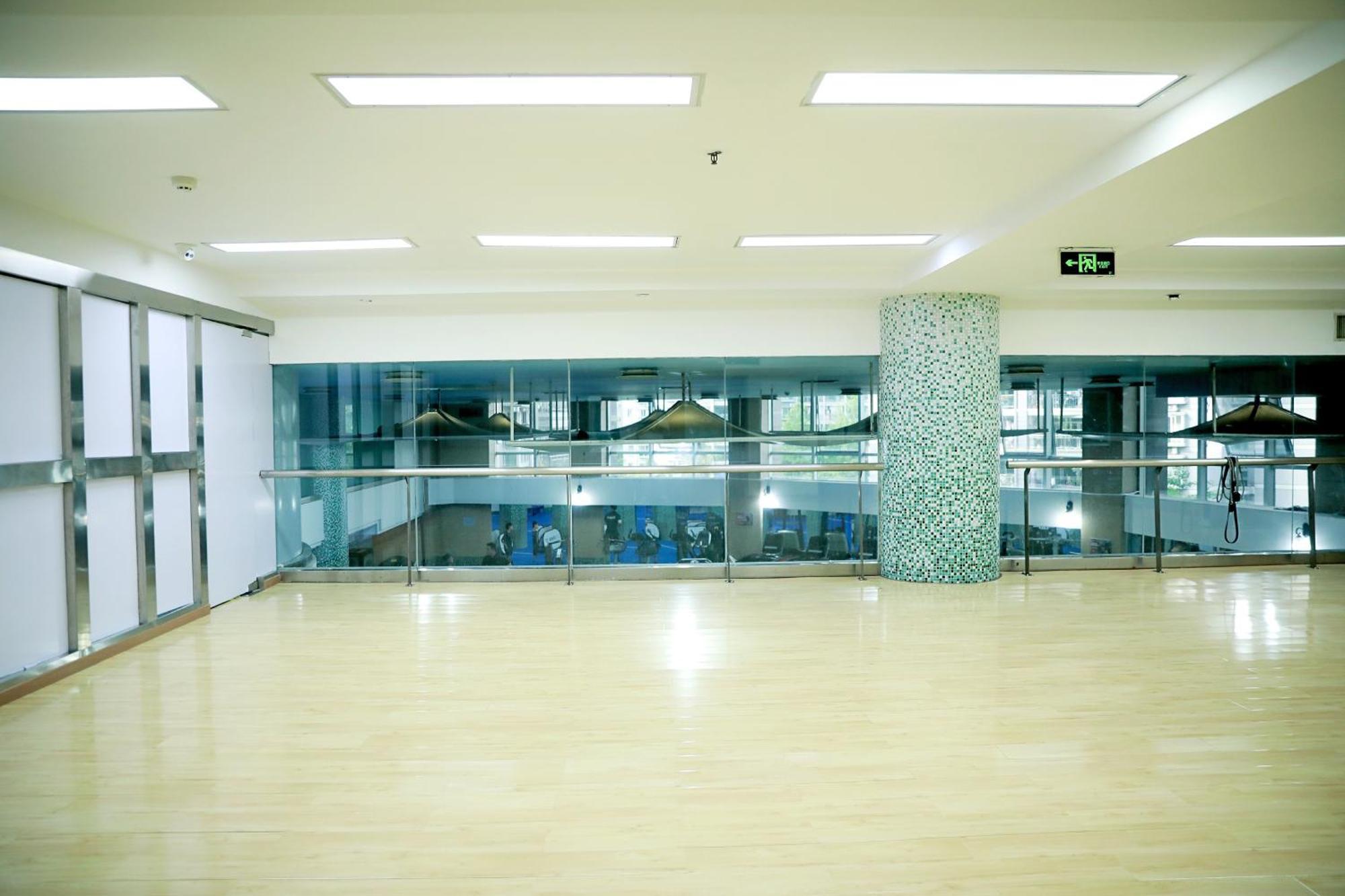Holiday Inn Chongqing Guanyinqiao By Ihg Eksteriør billede