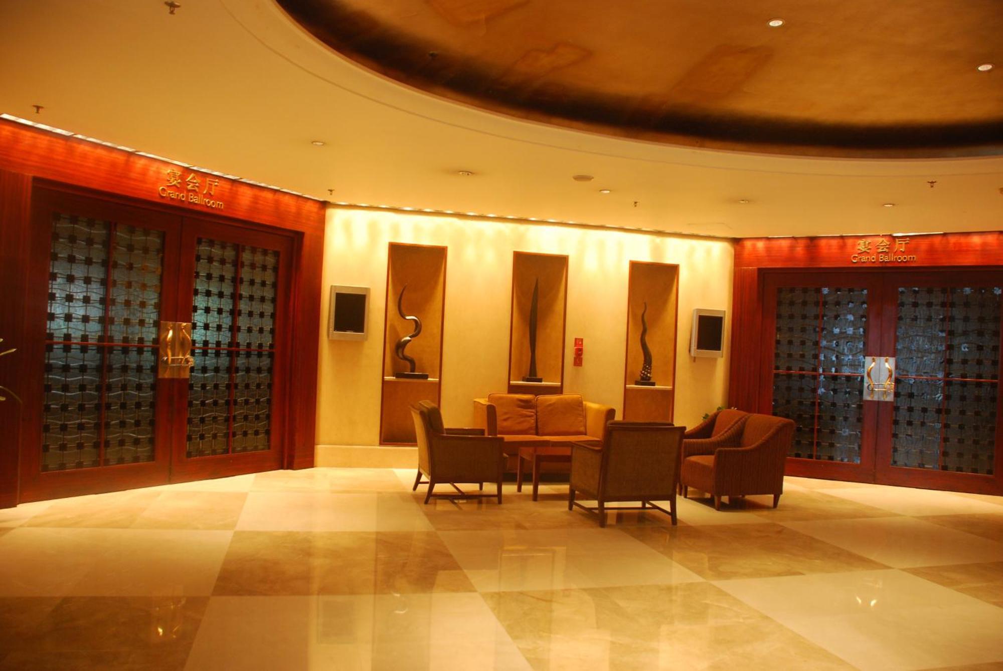 Holiday Inn Chongqing Guanyinqiao By Ihg Eksteriør billede